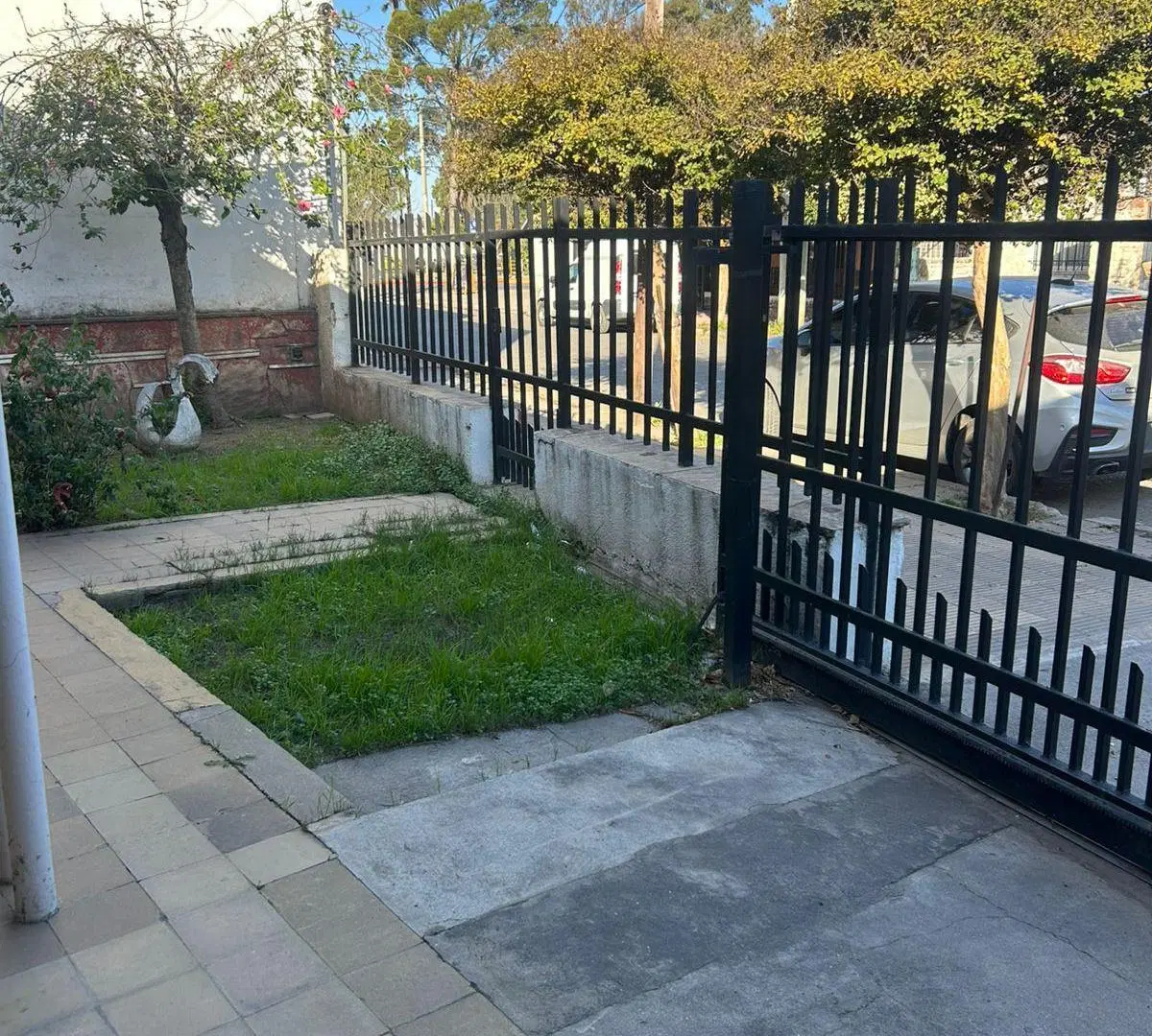 OPORTUNIDAD VENTA CASA CON GALPON B JOSE I. DIAZ A mts CPC!!!!!! 5