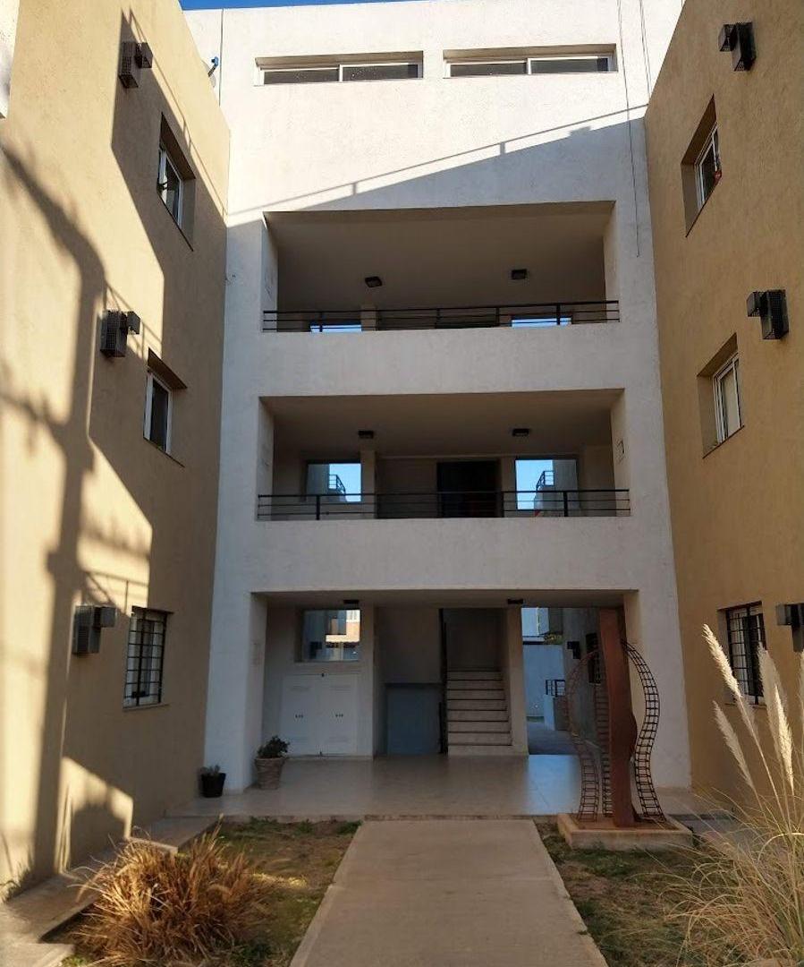 SE ALQUILA DPTO 2 DORM EN COMPLEJO CERRADO B MATIENZO