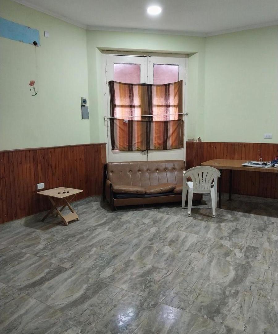 Foto de Casa antigua en Venta a reciclar en Agustín Roca, Junín (B), imagen 4