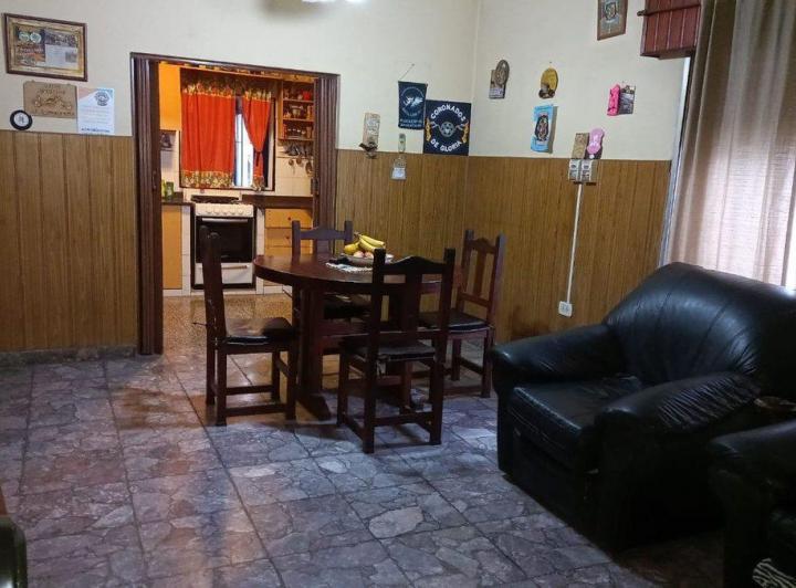 CASA EN VENTA MALVINAS ARGENTINAS ADROGUÉ 4