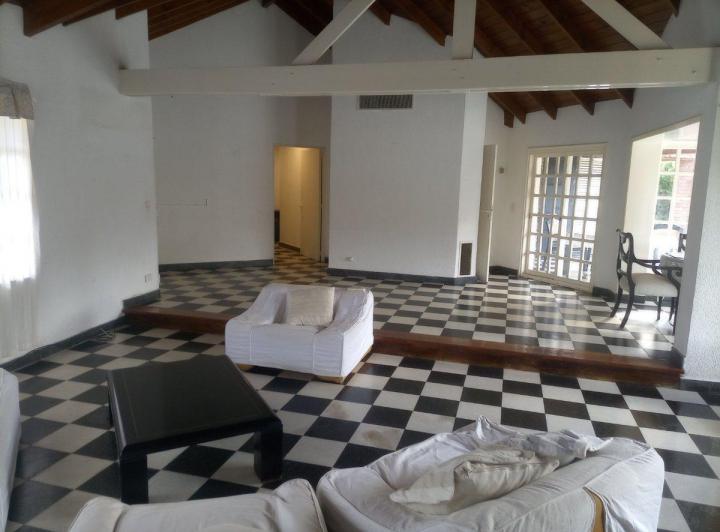 CASA EN ALQUILER EN CANNING CON PISCINA 3