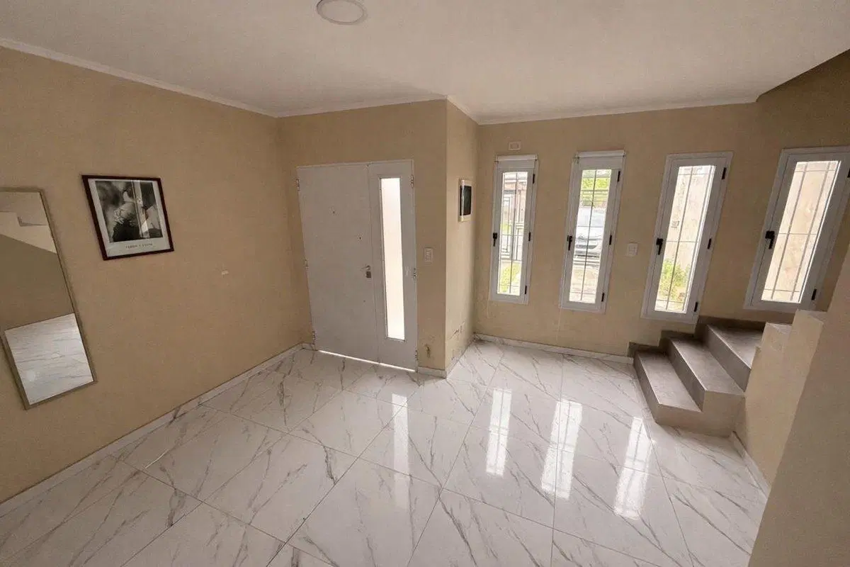 CASA EN VENTA GLEW 2 AMBIENTES 2
