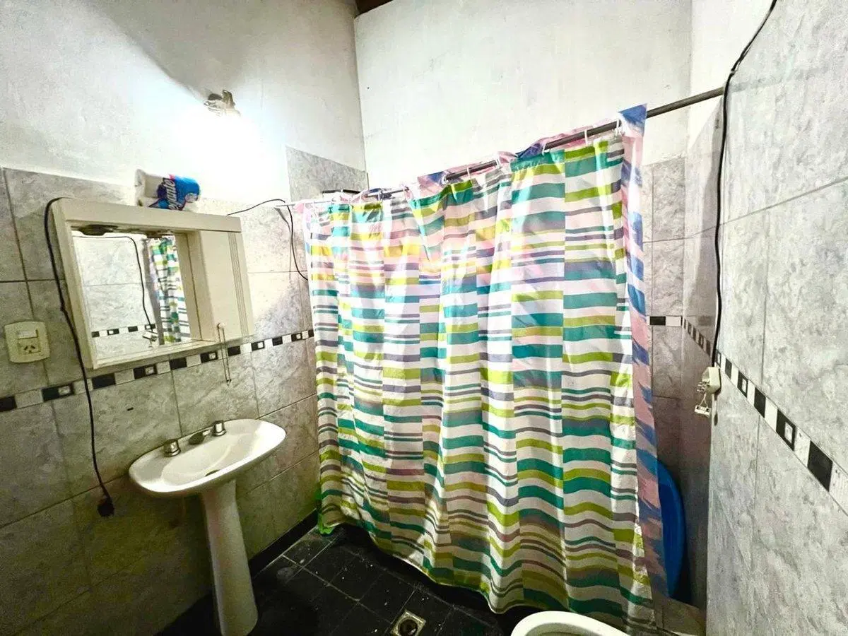CASA EN VENTA EN GLEW CON AMPLIO TERRENO 5