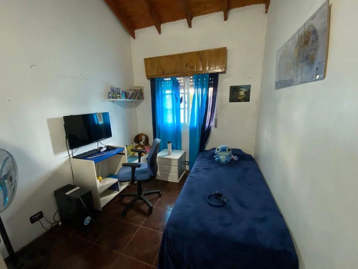 CASA EN VENTA LONGCHAMPS 4 AMBIENTES 3