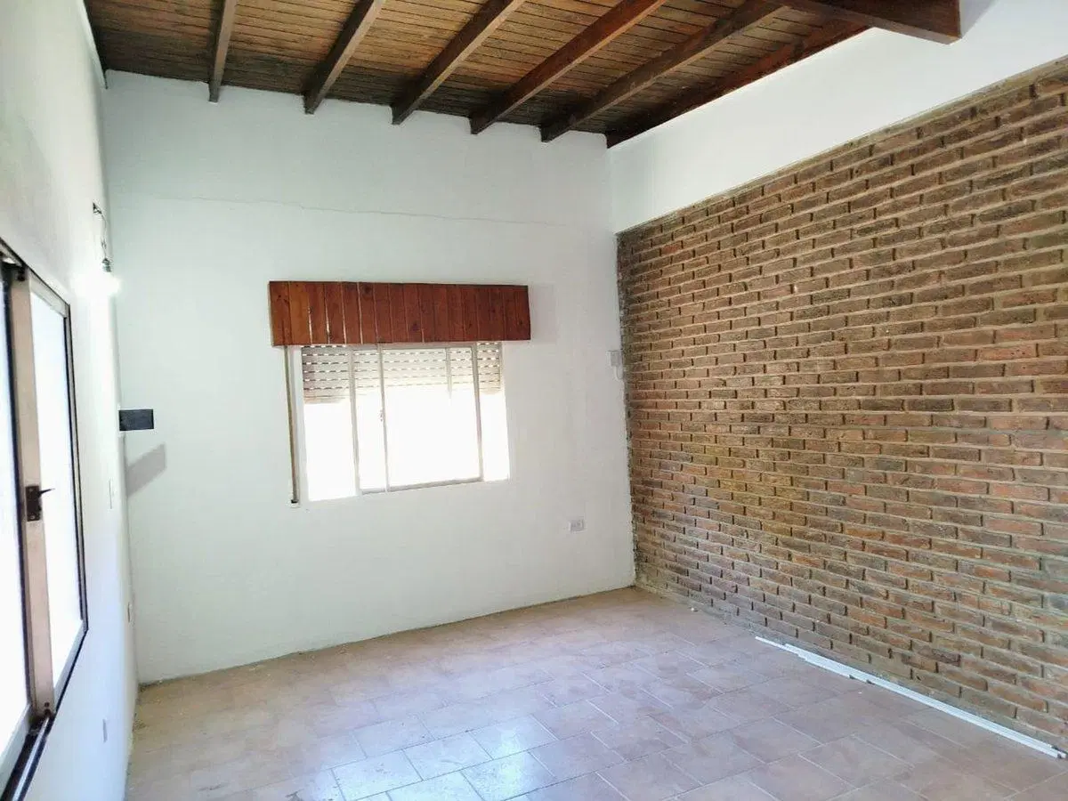 MONOAMBIENTE EN ALQUILER EN MONTE GRANDE CON PATIO 2