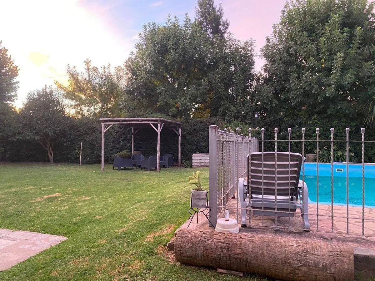 CASA EN VENTA EZEIZA 4 AMBIENTES CON PILETA 4
