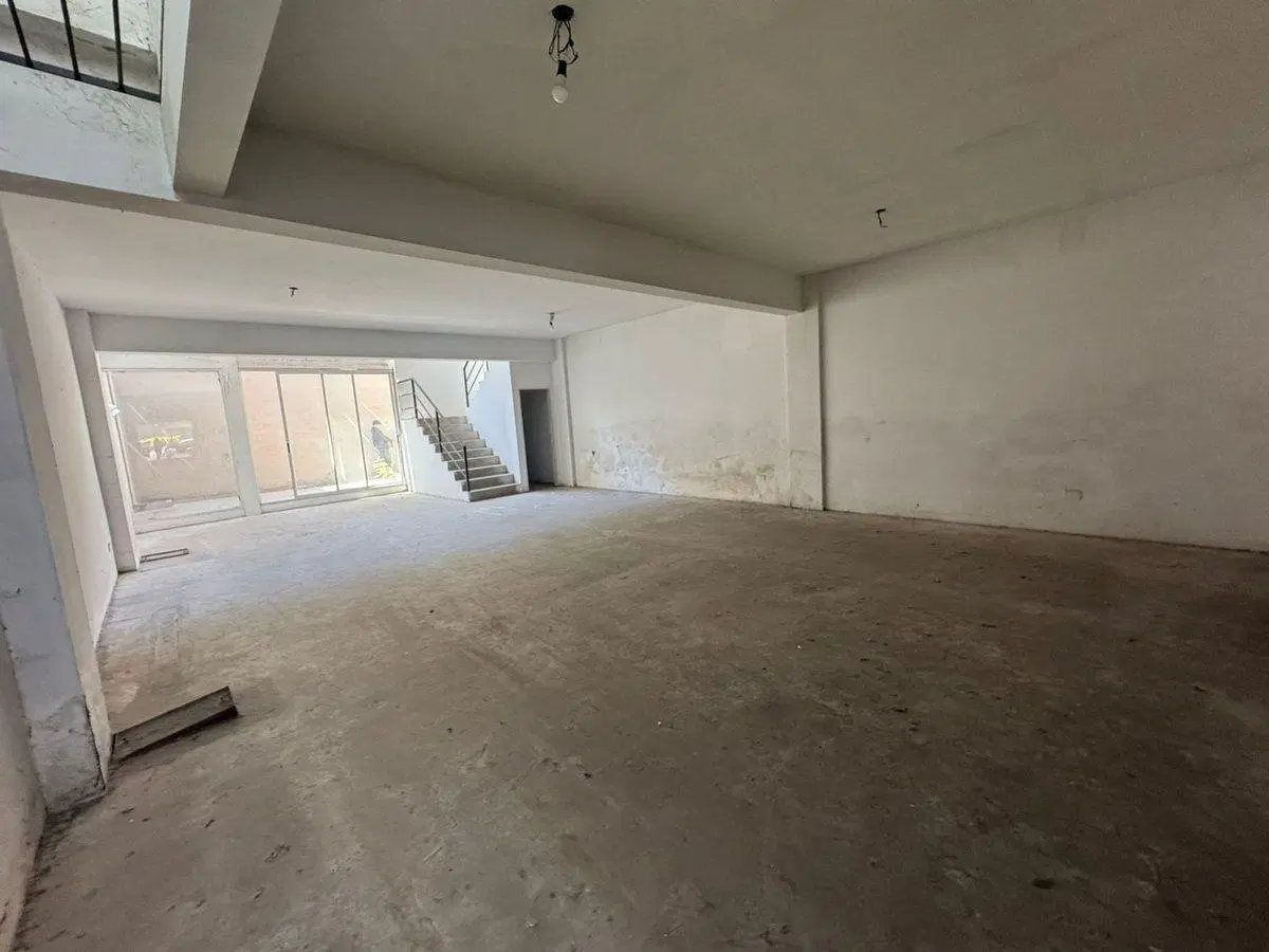 LOCAL EN VENTA PARQUE PATRICIOS AV ENTRE RIOS 2