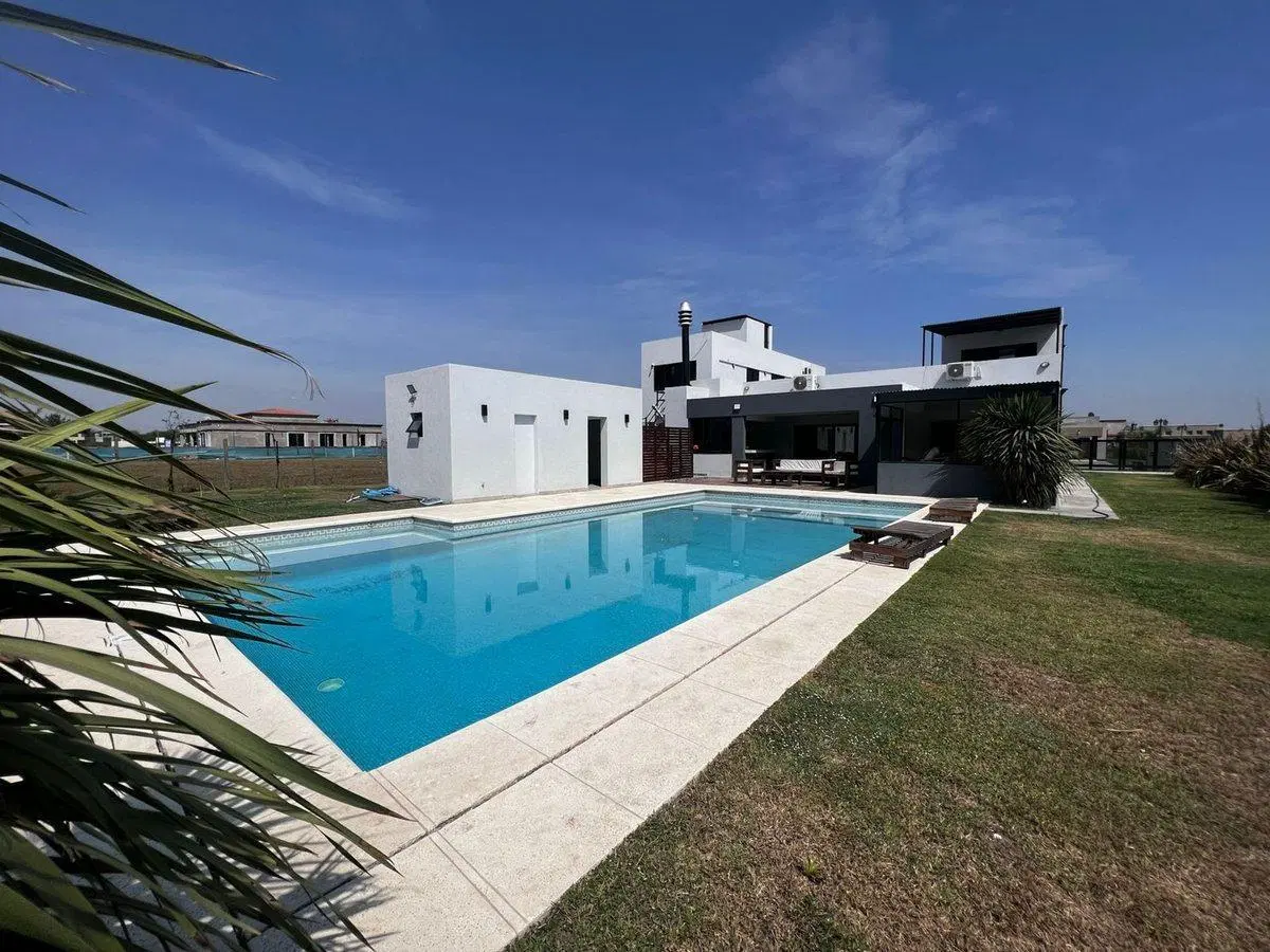 CASA EN VENTA 5 AMBIENTES BARRIO LA MAGDALENA 2