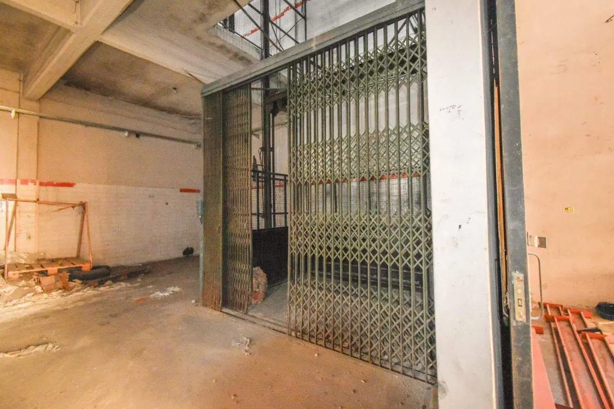 GALPÓN EN VENTA , LANUS, ACEPTA PERMUTA 2