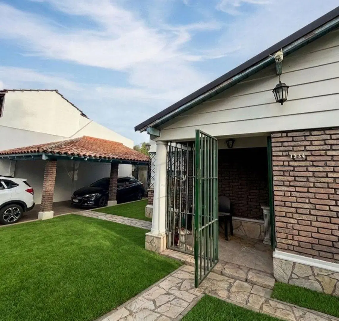 CASA EN VENTA BURZACO CON COCHERA 5