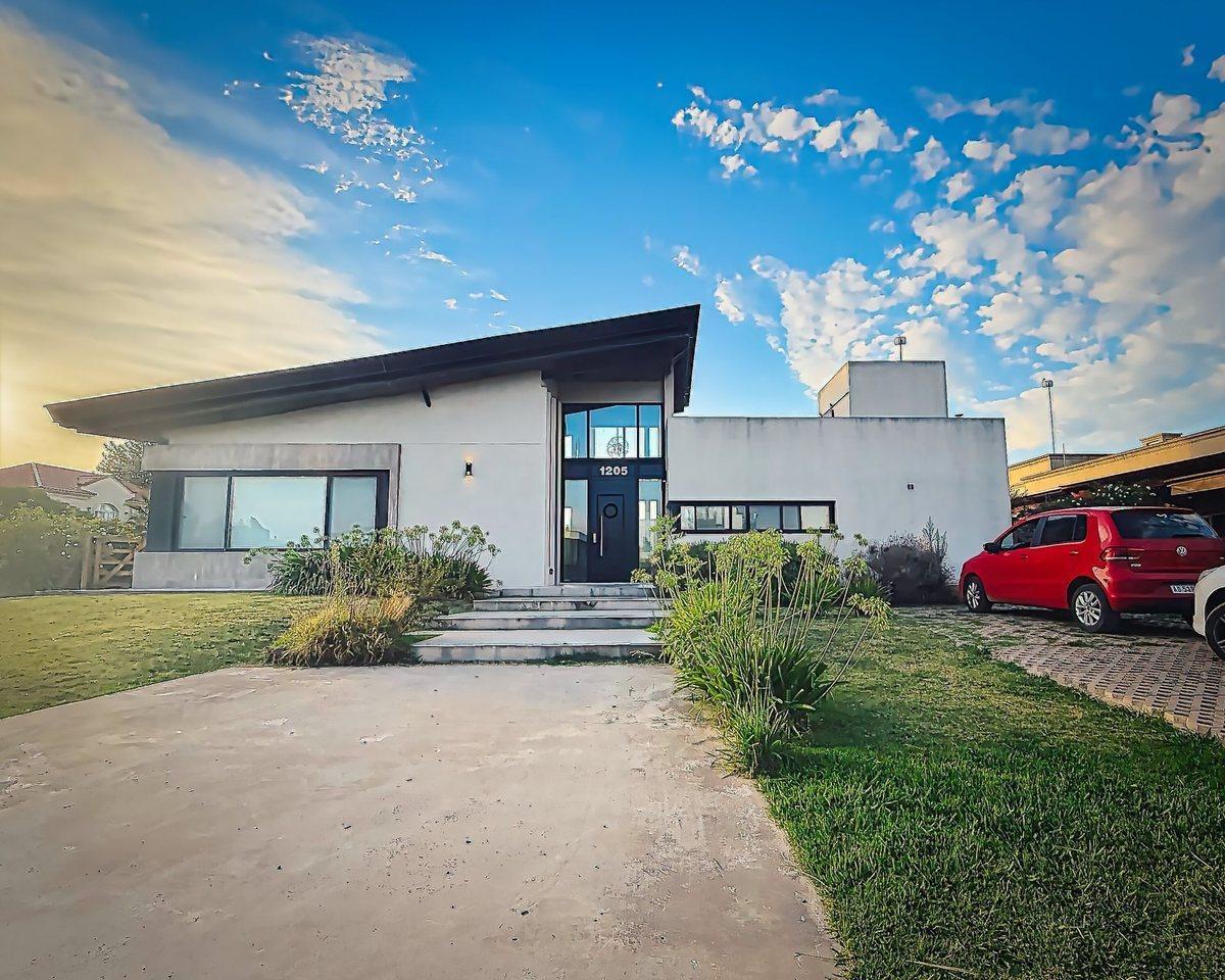 CASA 3 AMBIENTES EN VENTA SANTA RITA LOFT