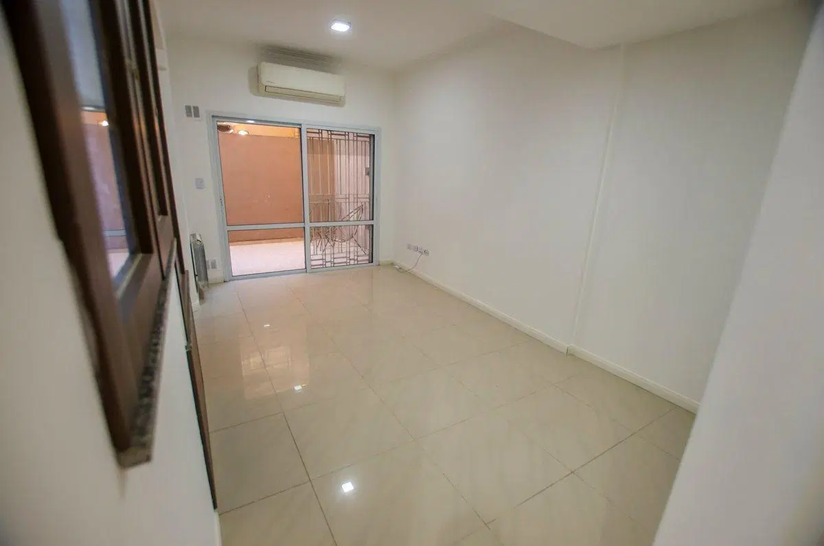 DEPARTAMENTO VENTA LOMAS DE ZAMORA 3 AMB CON PATIO 2