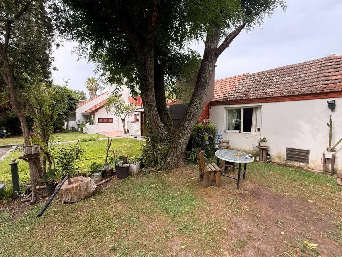 CASA EN VENTA MONTE GRANDE EN CLUB CSIS 3