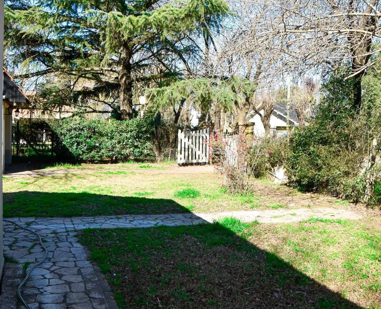 CASA EN VENTA EN CARLOS SPEGAZZINI 4