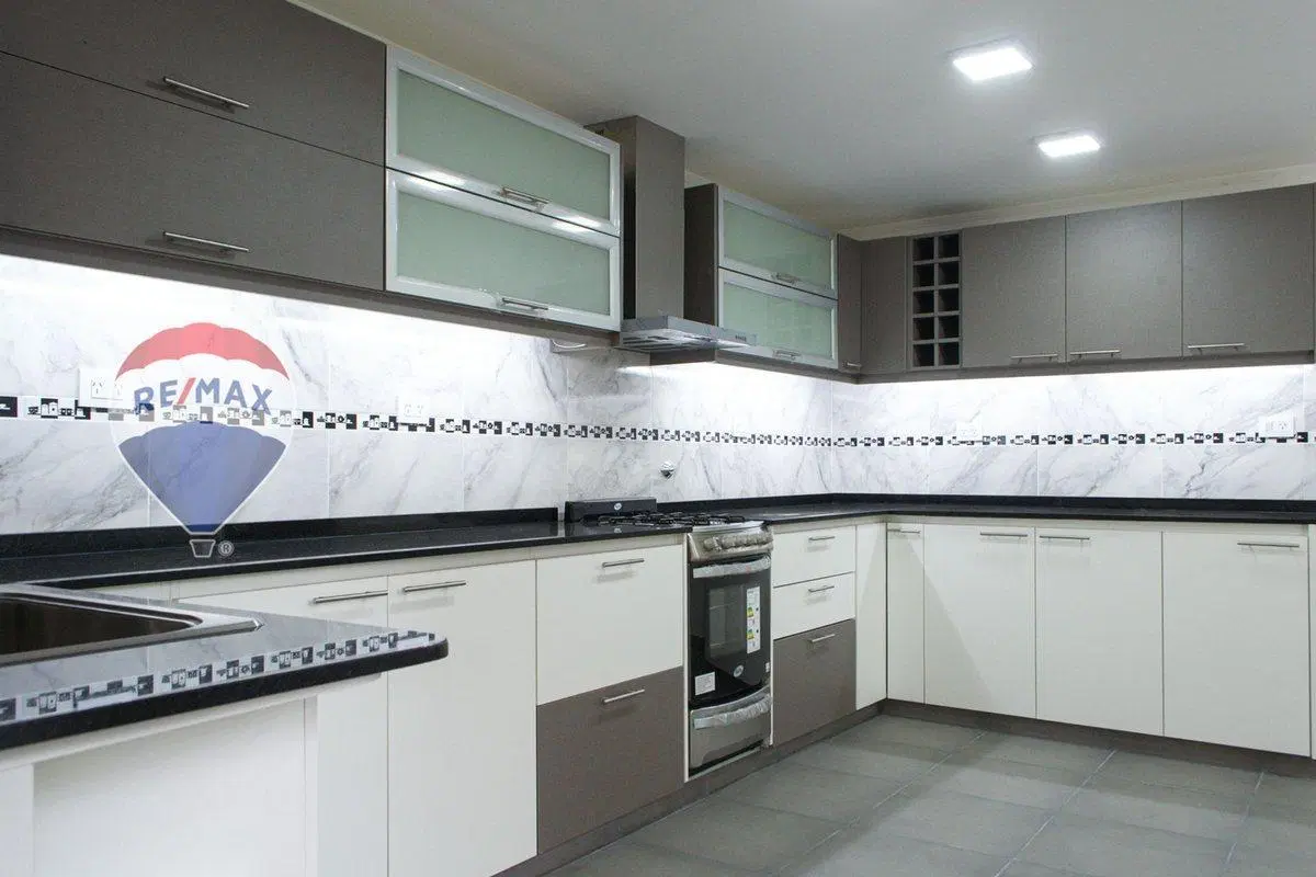 CASA EN VENTA LUIS GUILLON A ESTRENAR 2