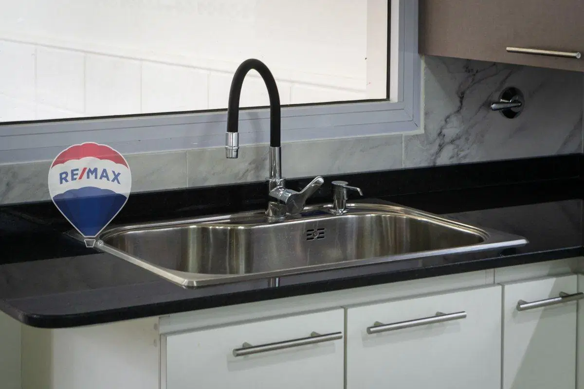 CASA EN VENTA LUIS GUILLON A ESTRENAR 4