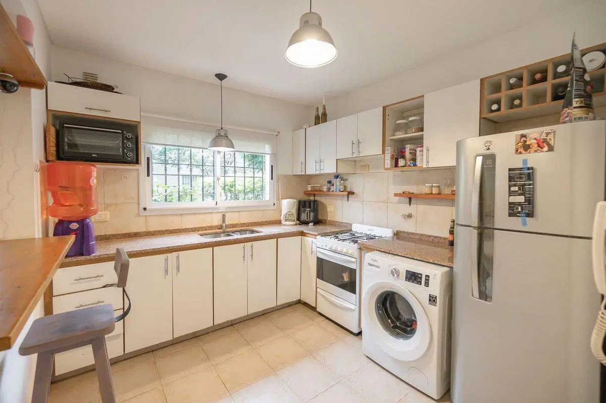 TRIPLEX EN VENTA EN ADROGUE CON COCHERA 3