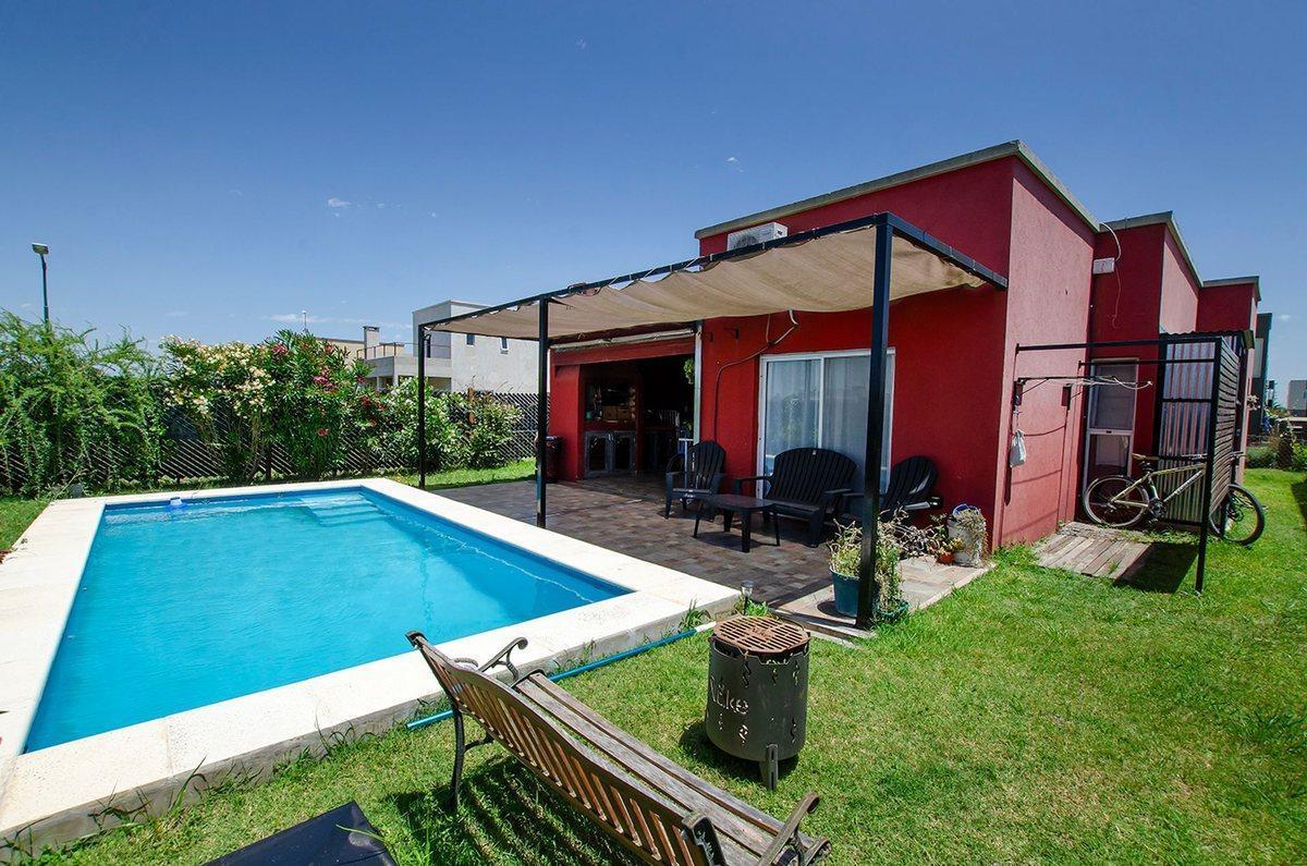 CASA EN VENTA LAGUNA AZUL EZEIZA 4 AMBIENTES