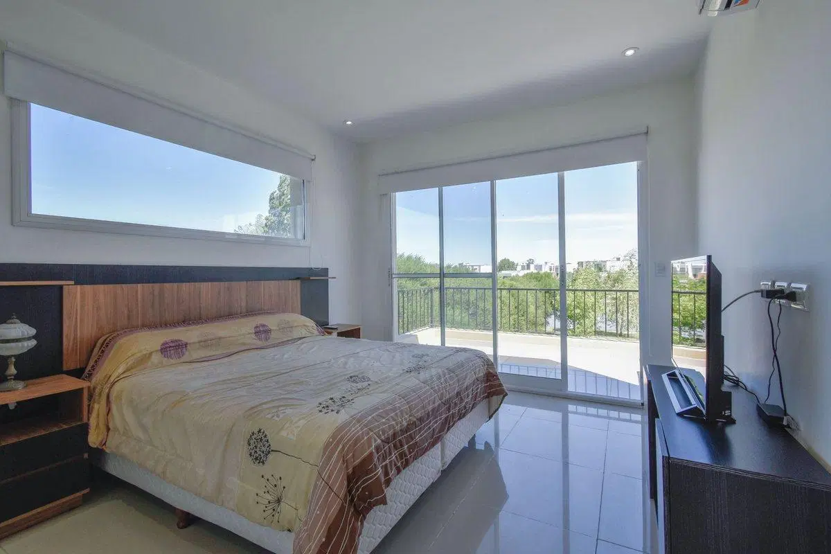 CASA EN VENTA BARRIO SAN LUCAS SALIDA LAGUNA 2