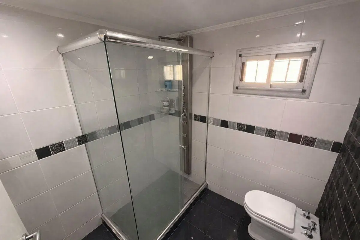CASA EN VENTA EN EZEIZA APTA CRÉDITO CON PISCINA 5