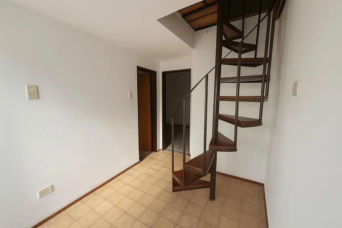 CASA EN VENTA- MONTE GRANDE - 7 AMBIENTES 2