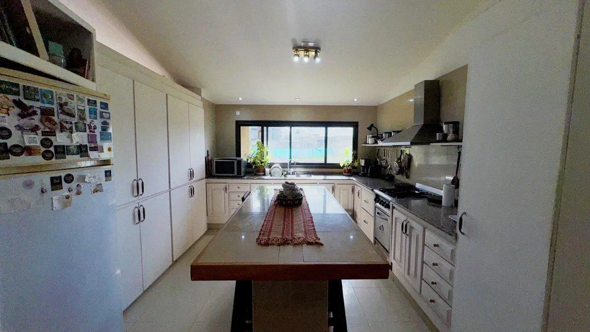 CASA EN VENTA EN LA ALAMEDA 5 AMBIENTES PERMUTA 2