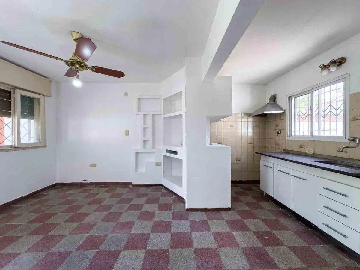 CASA EN VENTA 3 AMBIENTES EN LONGCHAPS 5
