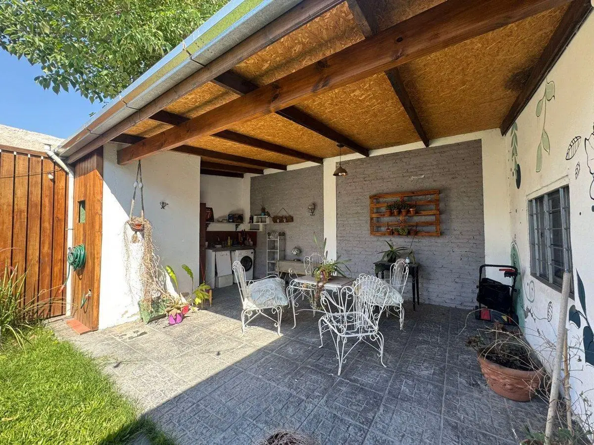 CASA EN VENTA TEMPERLEY REFACCIONADA A NUEVA 3