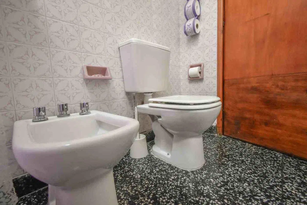 CASA EN VENTA EN LONGCHAMPS CON JARDIN 5