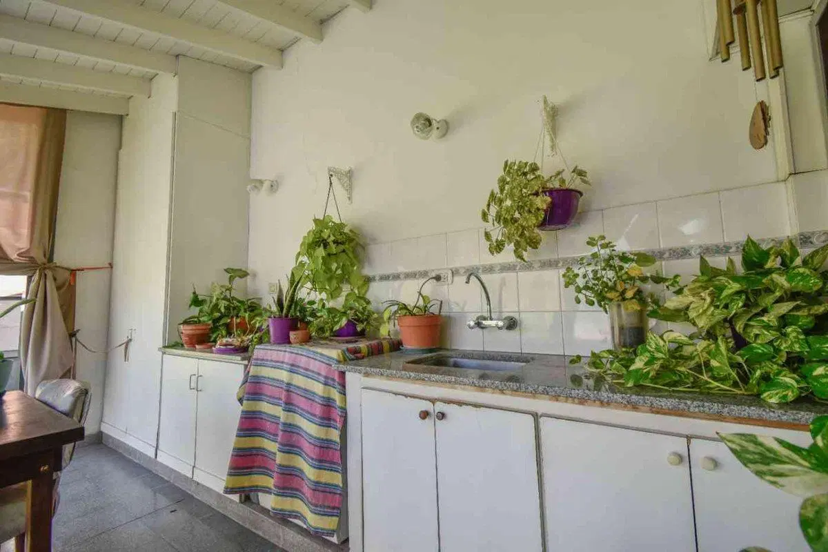 CASA EN VENTA EN LONGCHAMPS CON JARDIN 4