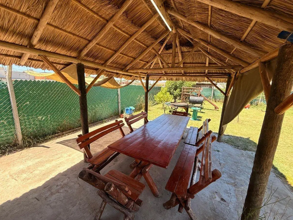 CASA QUINTA EN MÁXIMO PAZ CON PISCINA Y QUINCHO 4