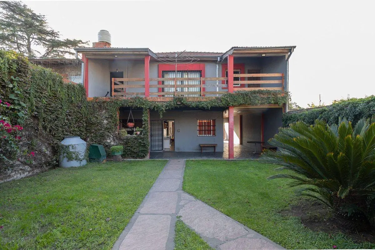 CASA EN VENTA EN JAGUEL 5 AMBIENTES APTA CREDITO 5