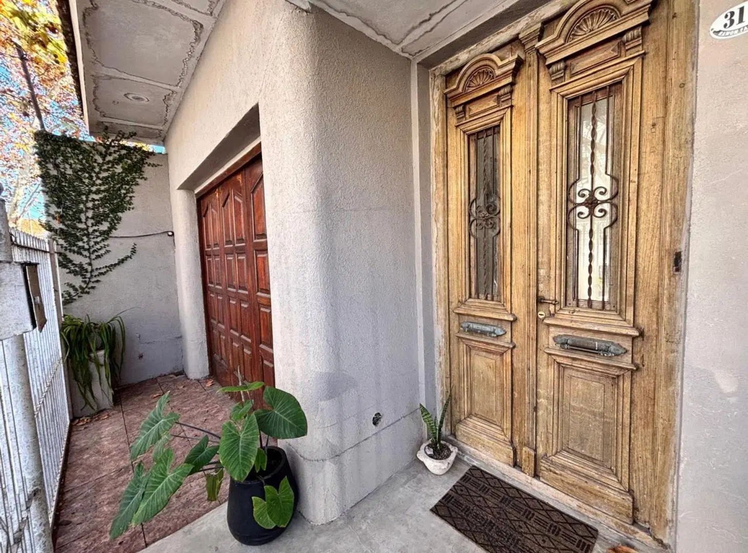 CASA EN VENTA LAS LOMITAS-EXCELENTE ESTADO 4
