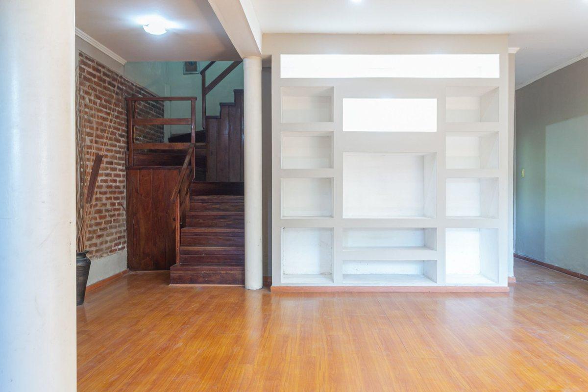 Foto de CASA EN VENTA 6 AMBIENTES ALEJANDRO KORN, imagen 4