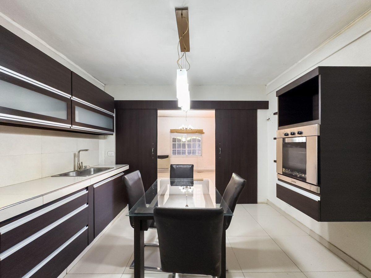 Foto de CASA EN VENTA 6 AMBIENTES ALEJANDRO KORN, imagen 3