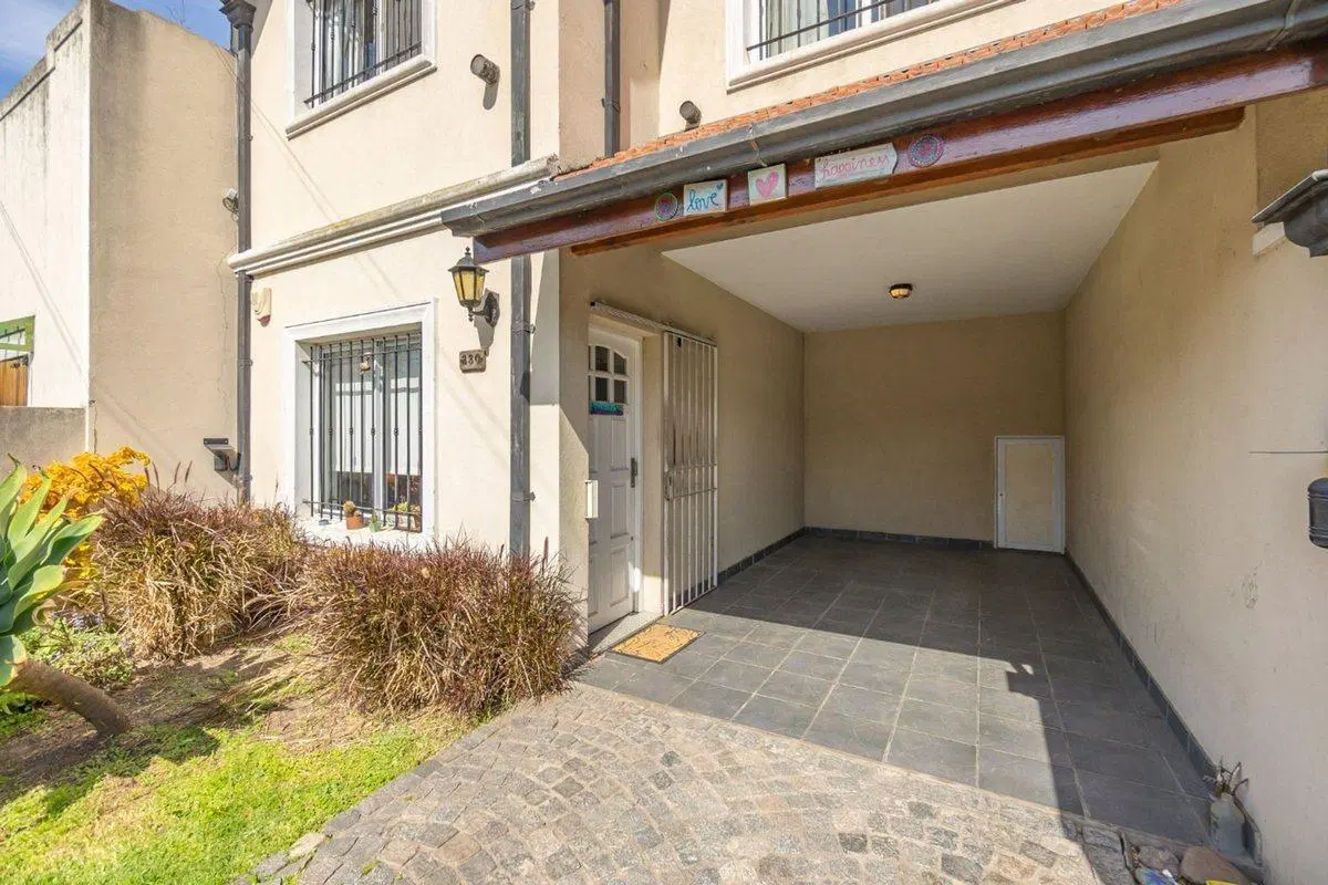 TRIPLEX EN VENTA EN ADROGUE JARDIN Y QUINCHO 5