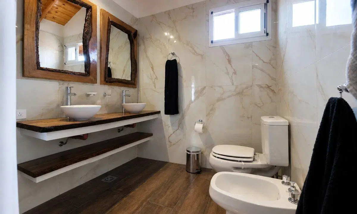 CASA EN VENTA LAGUNA AZUL CON PILETA 2