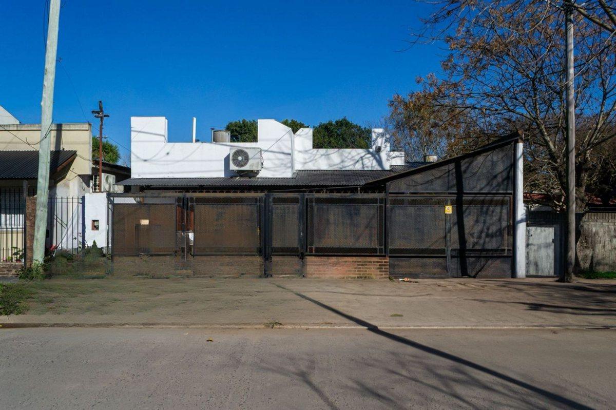 Foto de CASA EN VENTA ALEJANDRO KORN CON PILETA, imagen 1