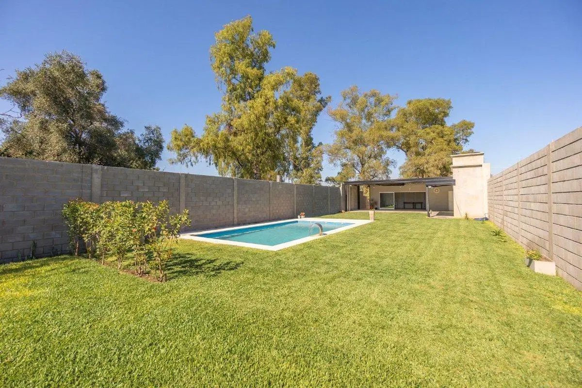 TERRENO CON MEJORAS EN VENTA EN BURZACO 3