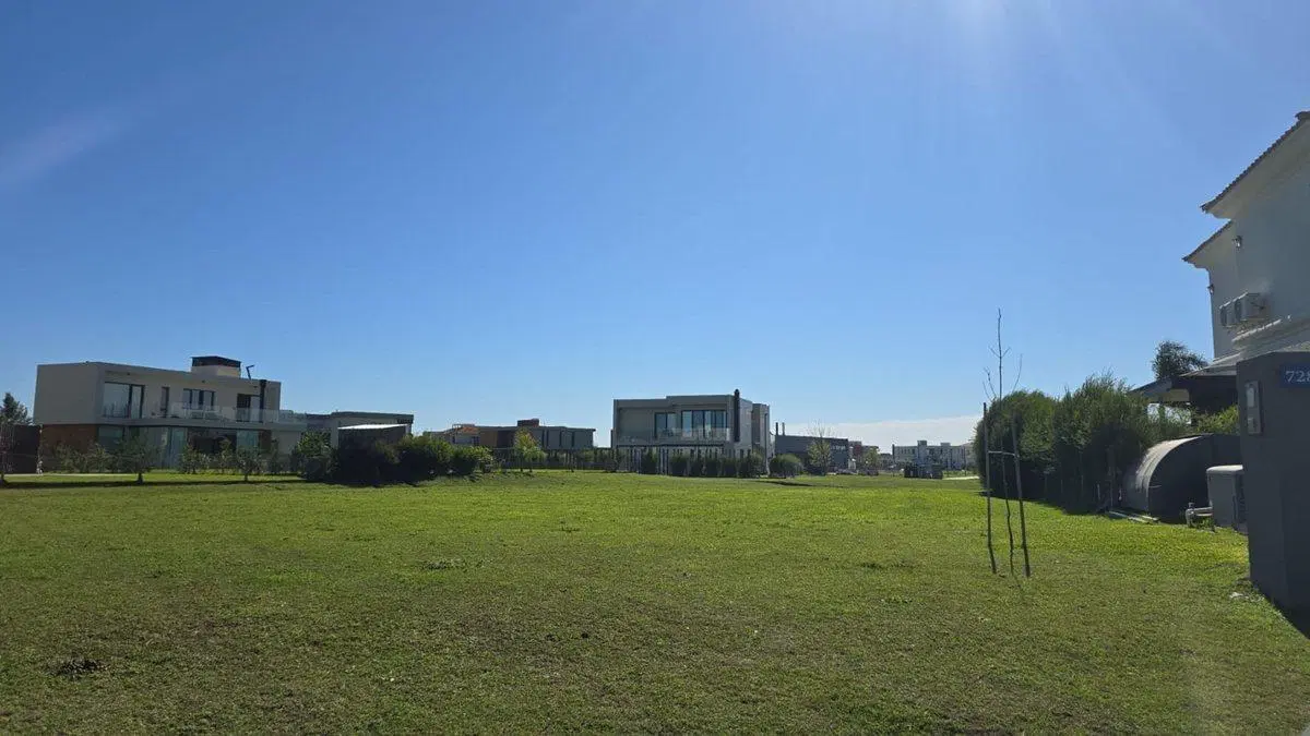 LOTE CON FONDO A LA LAGUNA EN TERRALAGOS 2