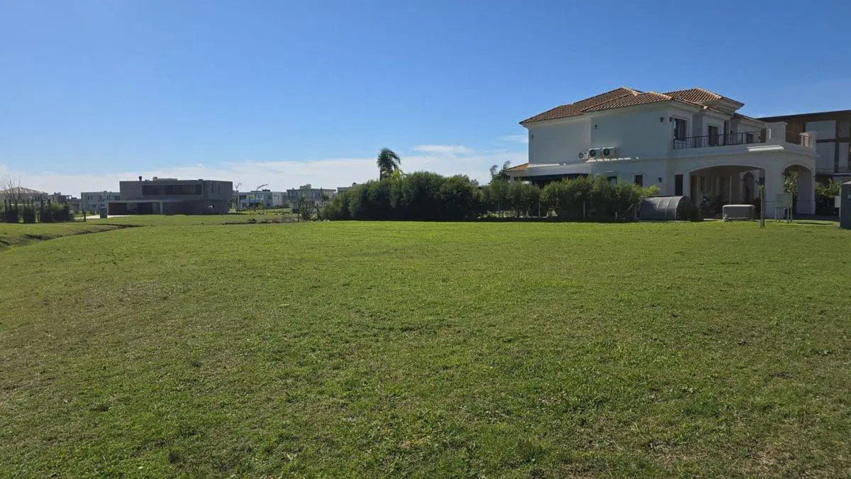 LOTE CON FONDO A LA LAGUNA EN TERRALAGOS 3
