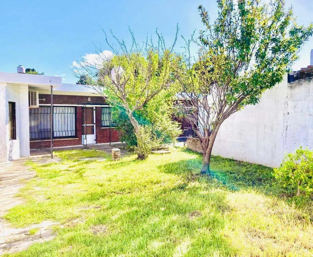 CASA EN VENTA EN BERAZATEGUI  EXCELENTE UBICACIÓN 3