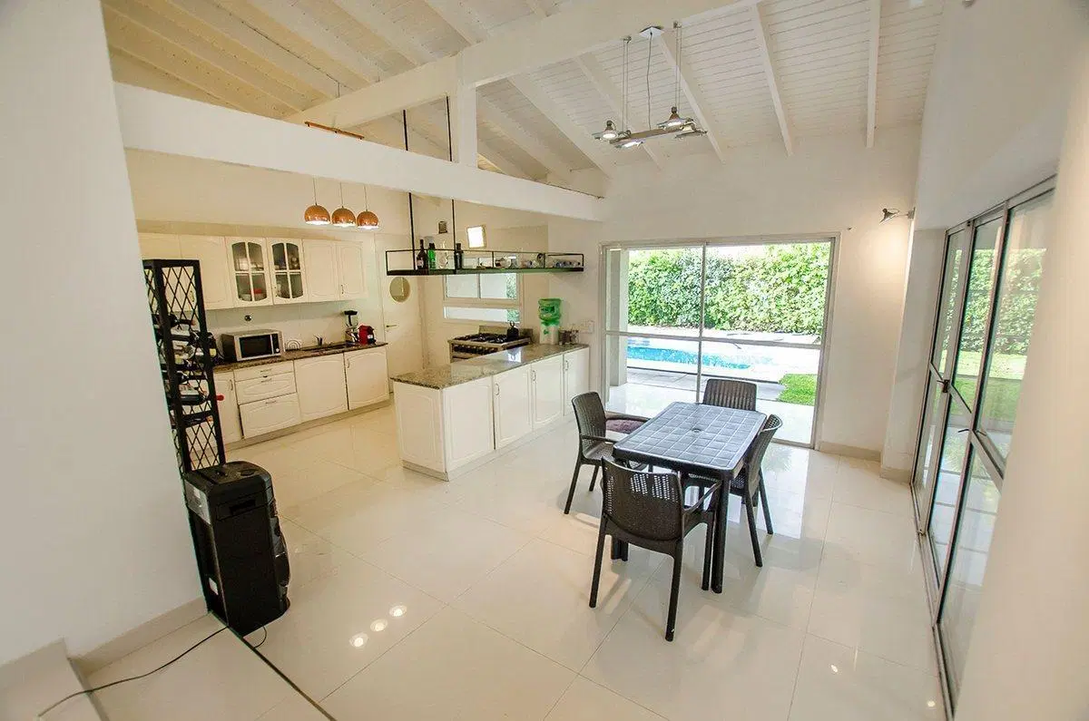 CASA EN VENTA EL VENADO CON PILETA CLIMATIZADA 2