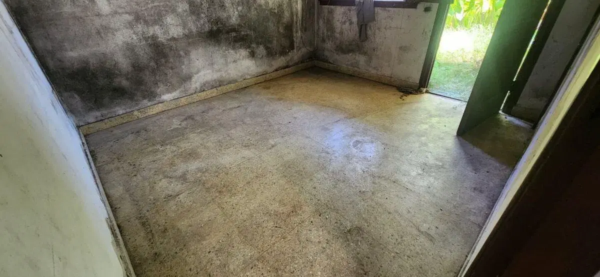CASA PH EN VENTA EN LOMAS DE ZAMORA A RECICLAR 4