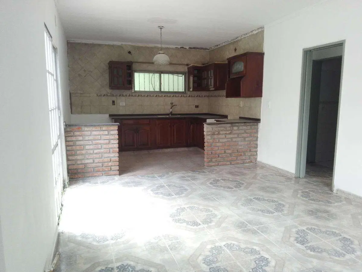CASA EN VENTA SAN VICENTE PARQUE AMPLIO Y QUINCHO 3