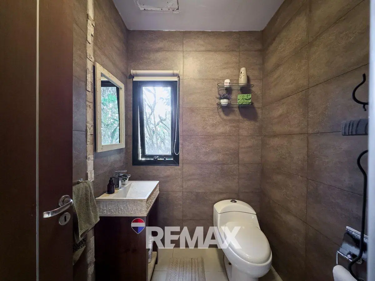 CASA EN VENTA 4 AMBIENTES SAN VICENTE DAROMY 4
