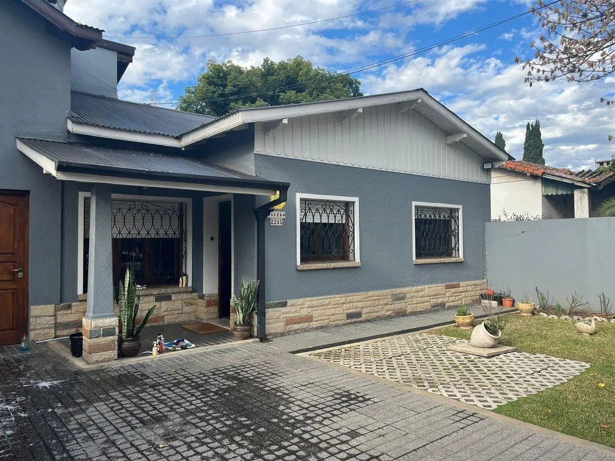CASA EN VENTA EN CALZADA  PISCINA Y QUINCH0 3