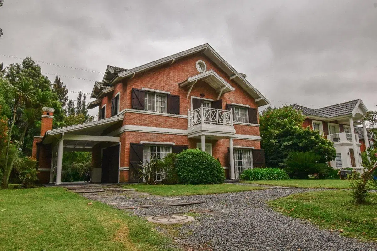 CASA EN VENTA SOLAR DEL BOSQUE EZEIZA 4