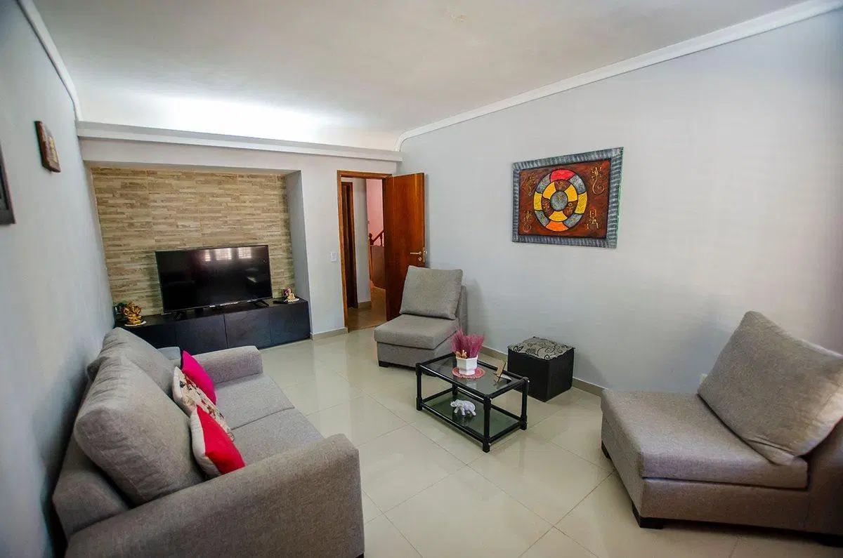 CASA EN VENTA EN MONTE GRANDE CON 4 DORMITORIOS 3