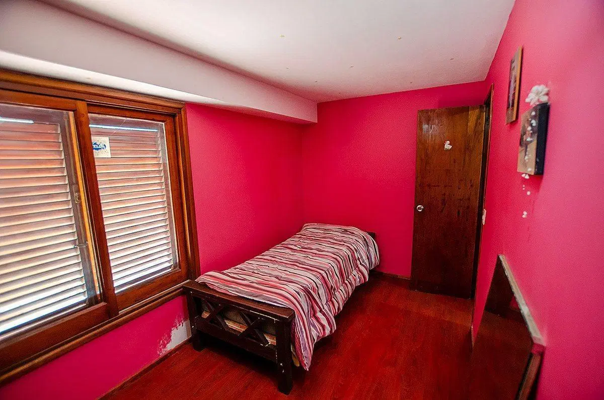 CASA EN VENTA EN MONTE GRANDE CON 4 DORMITORIOS 4